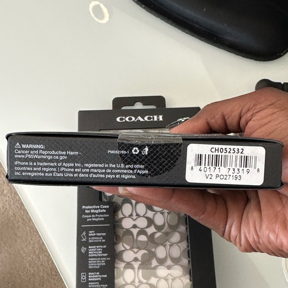 Coach Signature Heritage iPhone 15 Pro Case | NWT / Deep Forest - Picture 5 of 9